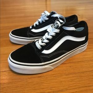 VANS Old Skool Black and White Sneakers